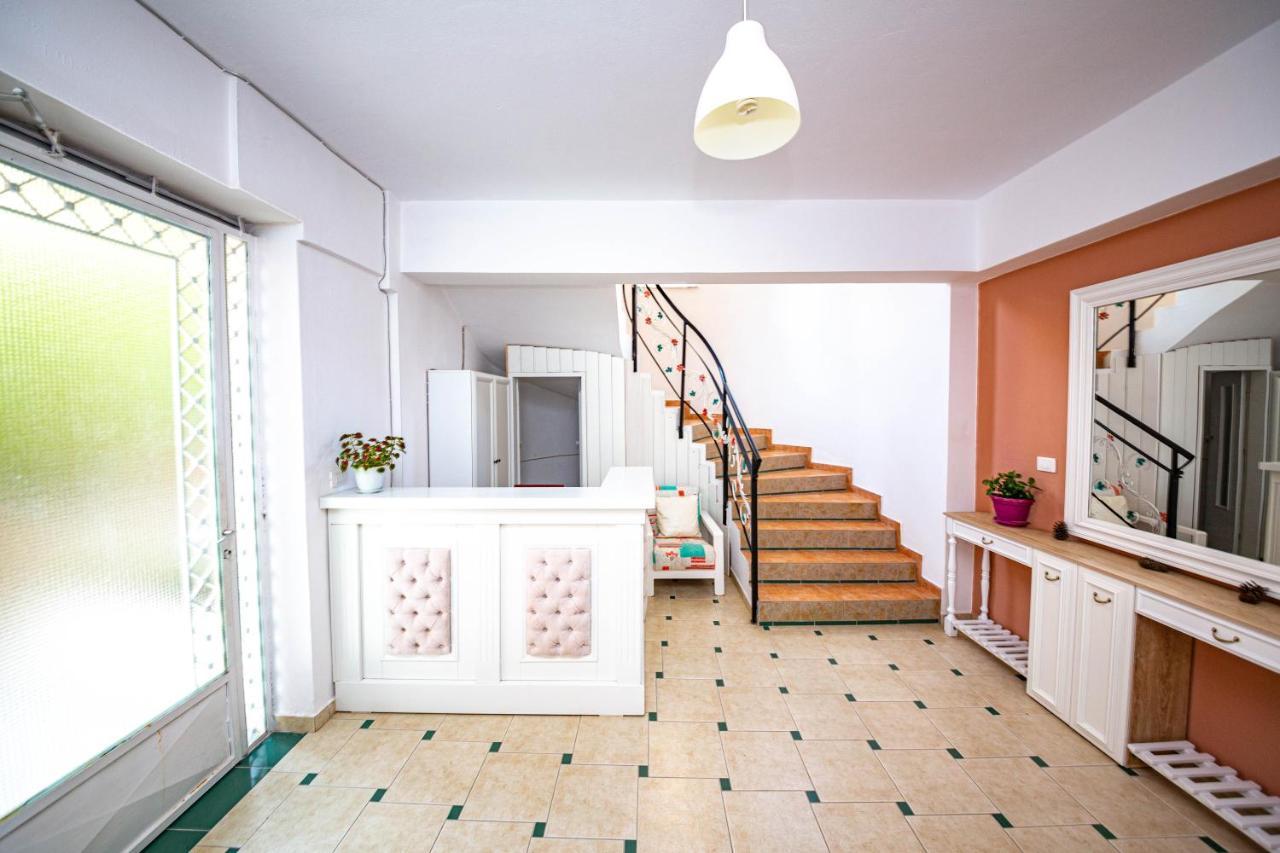 Ideal Aparthotel Saranda Екстер'єр фото