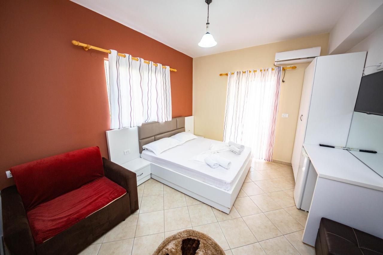 Ideal Aparthotel Saranda Екстер'єр фото