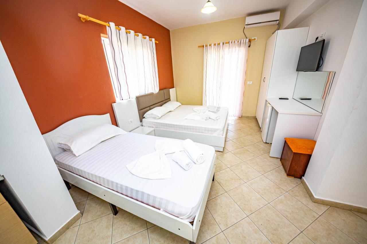 Ideal Aparthotel Saranda Екстер'єр фото