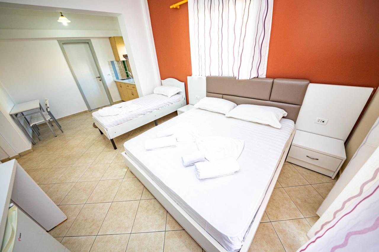 Ideal Aparthotel Saranda Екстер'єр фото