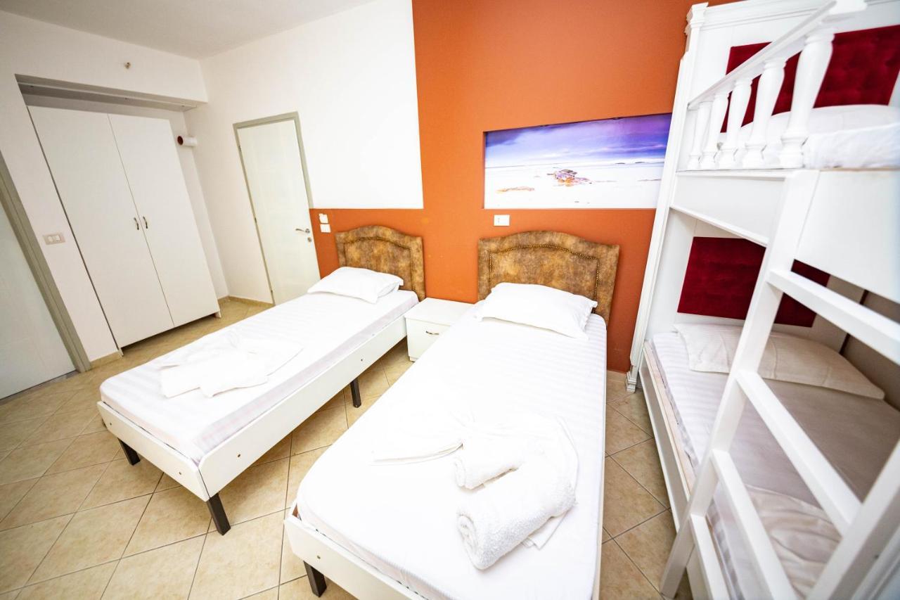 Ideal Aparthotel Saranda Екстер'єр фото