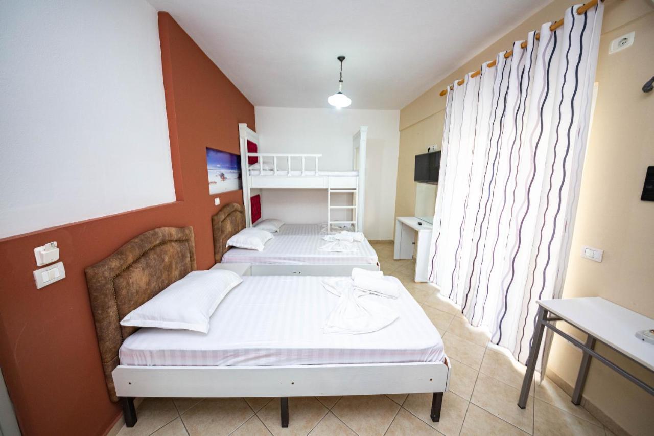 Ideal Aparthotel Saranda Екстер'єр фото