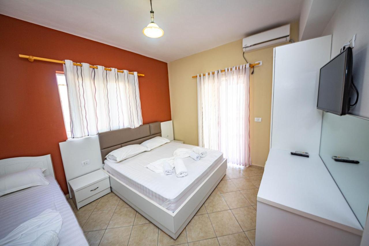 Ideal Aparthotel Saranda Екстер'єр фото