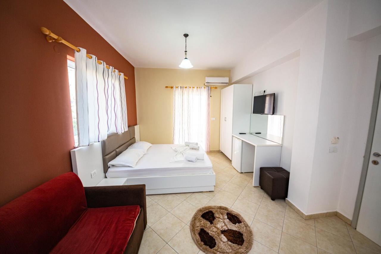 Ideal Aparthotel Saranda Екстер'єр фото