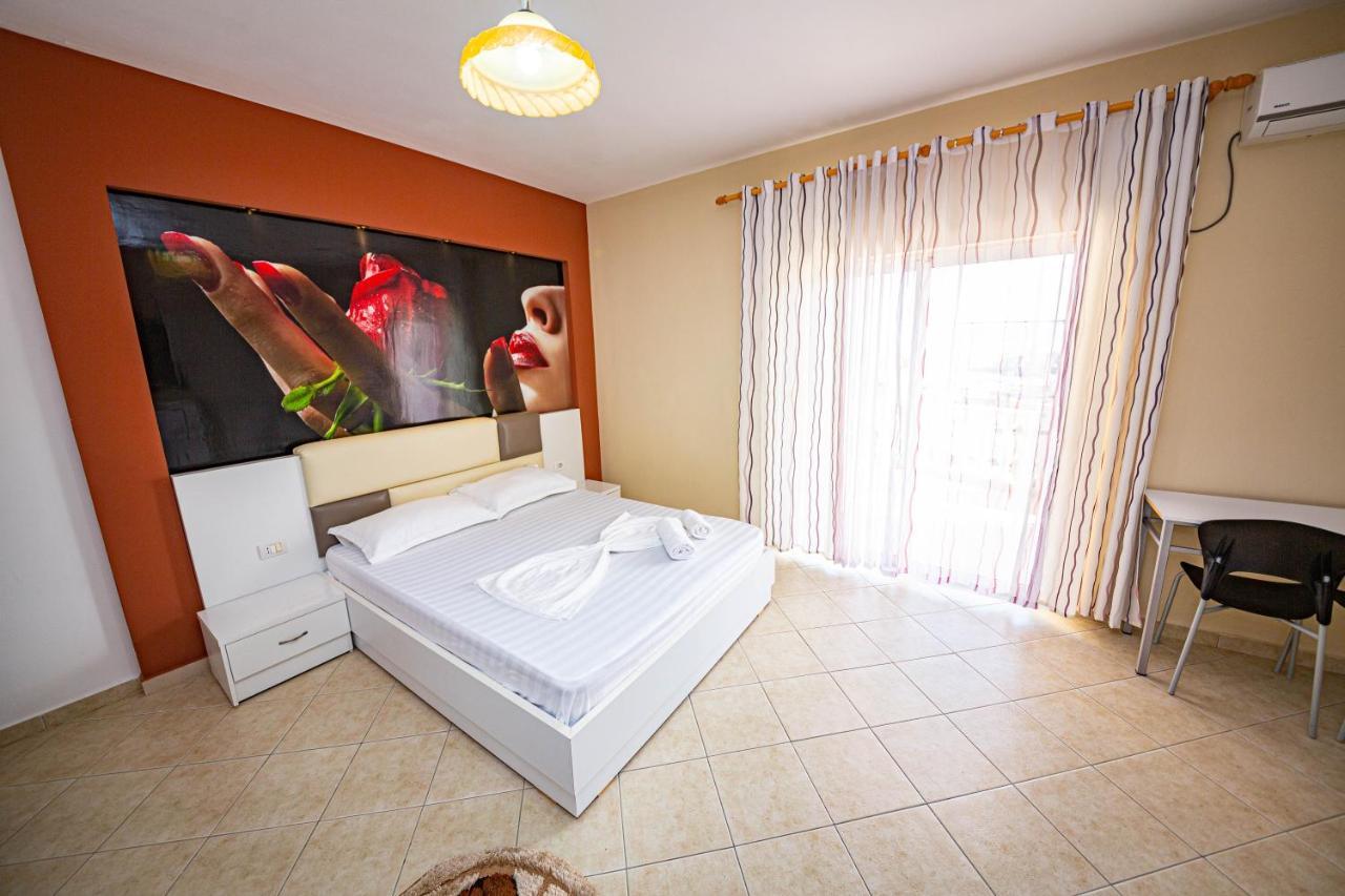 Ideal Aparthotel Saranda Екстер'єр фото